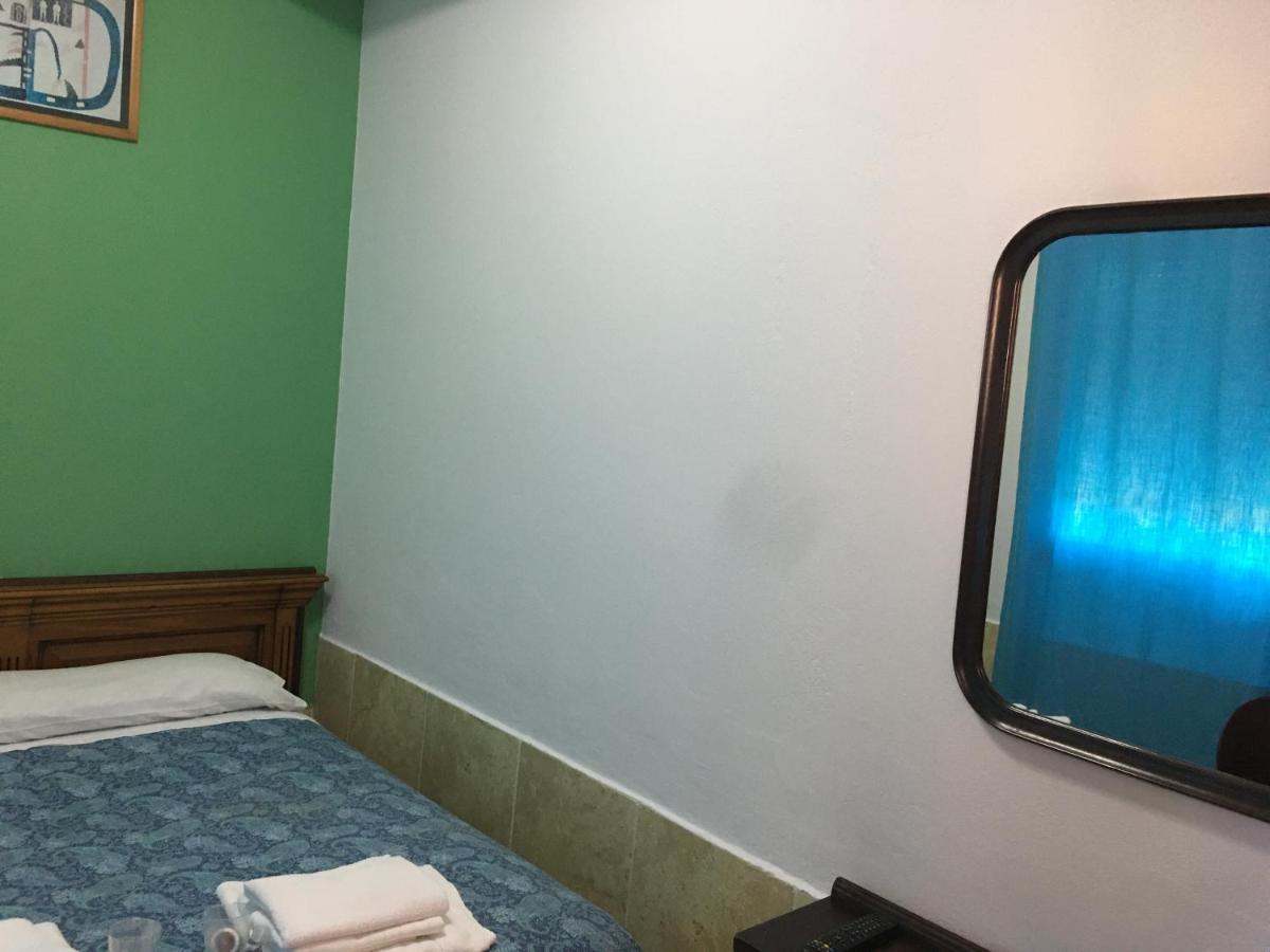 Hostal O Labrador 호텔 O Hospital 외부 사진